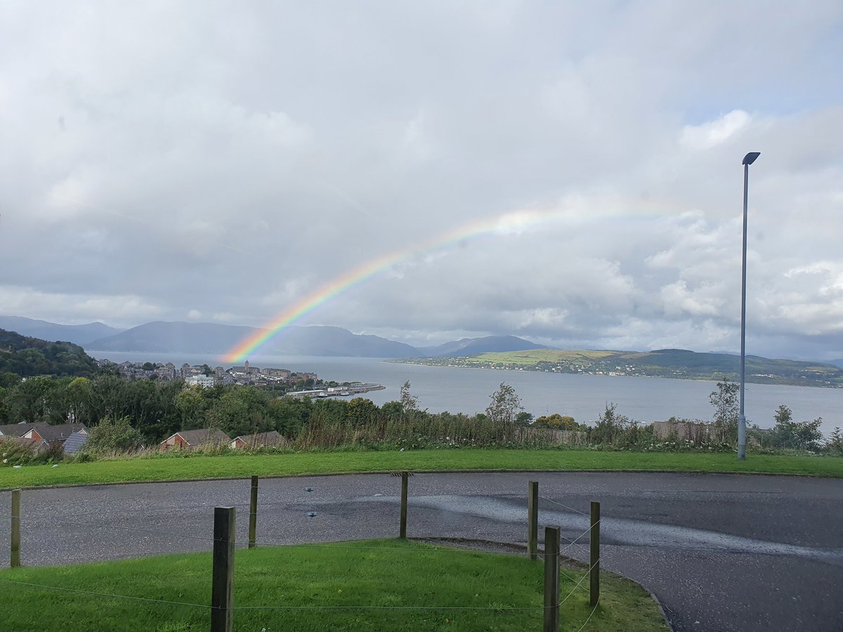 MissBaxter7's tweet photo. VOTE VOTE VOTE @clydeview_a   #WorldCupofScenicScottishSchools https://t.co/NyVwc6pK2o