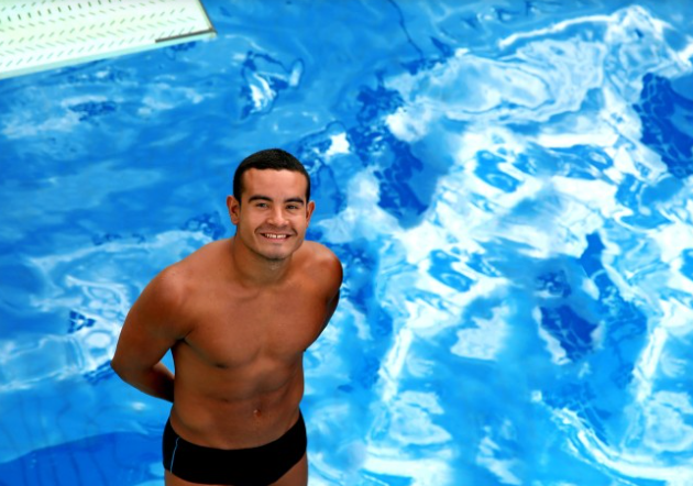 JMcKMelbourne's tweet photo. Olympic #diver and #queeractivist #IanMatos has died from a lung infection aged 32. A Brazilian champion, Matos competed at Rio's Olympics. He participated in the United Nations' Free and Equal campaign, saying "It's a political movement we need". #gaynews #queernews #gay https://t.co/yswBCntx0K