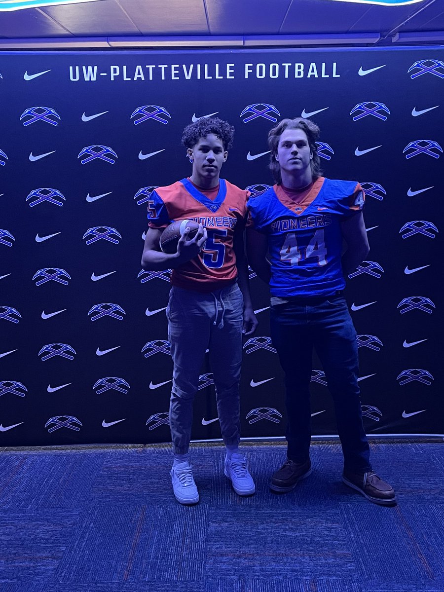 jordanjones0545's tweet photo. Had an amazing official visit today at UWP! Thank you so much for the opportunity @reinhardt_tyler @Ryan_Munz @UWPlattFootball @coachteonic @CoachGuindon @JosephViv44 @PrepRedzoneIL @CoachBigPete @PRZJordan https://t.co/Hz5k5qcfKv