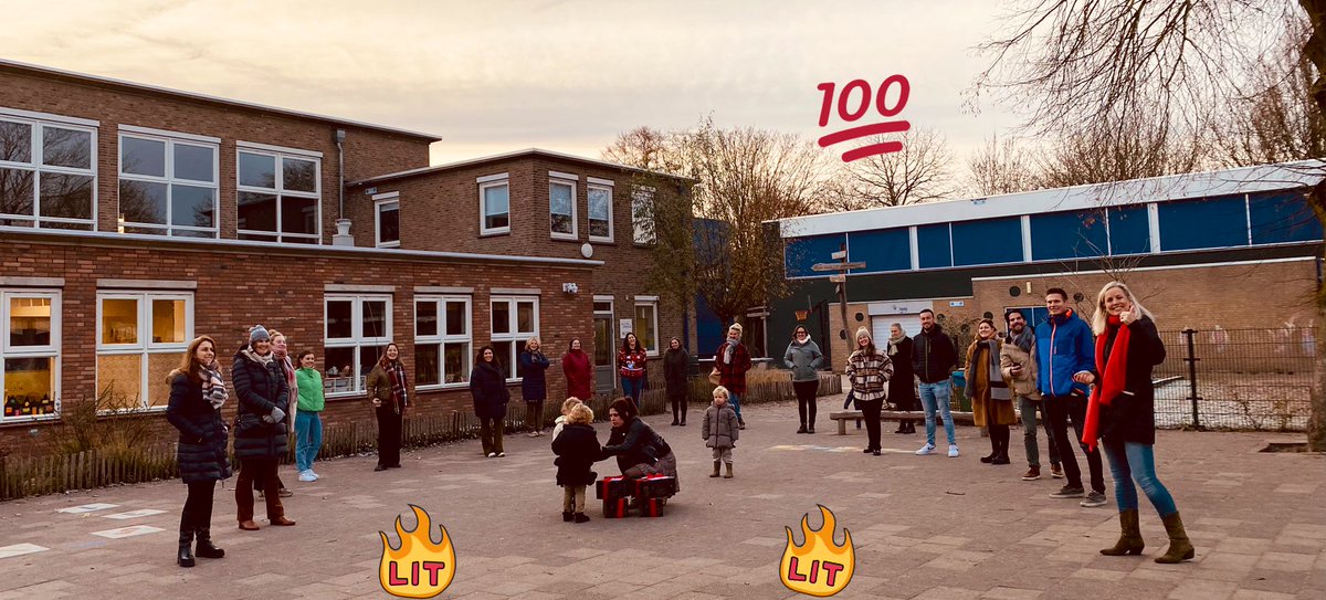 Vanmiddag langs met een presentje bij de medewerkers Kindcentrum Christoffel. Dank voor jullie enorme inzet. Daarmee staan jullie ook symbool voor alle medewerkers van kinderopvang &amp; onderwijs.  De kerstpakketten heb ik gekocht bij de leerlingen van Parcours <a href="/biezonderwijs/">Biezonderwijs</a> 👏🏼