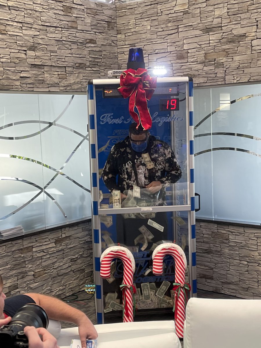Firststarlog's tweet photo. Congrats to our last raffle winner of the day, Graylon, who got to go in the money machine! #LifeAtFirstStar https://t.co/F6T9zdycbX
