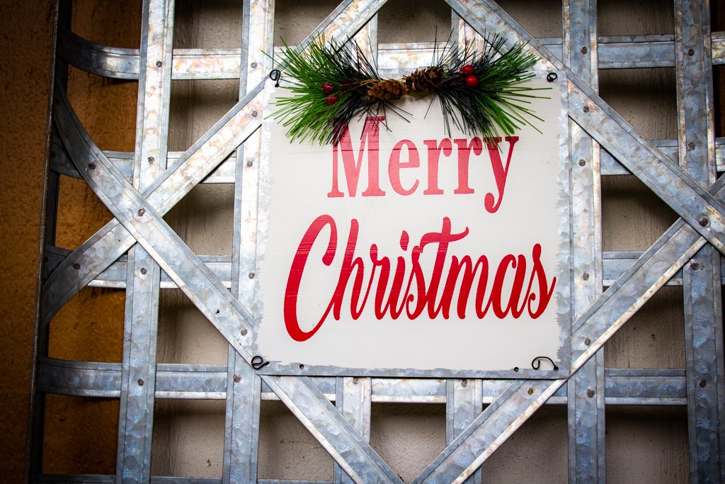 The inn is so festive. So many holiday touches throughout! #texasbnb #traveltexas #holidays #holidaytravel