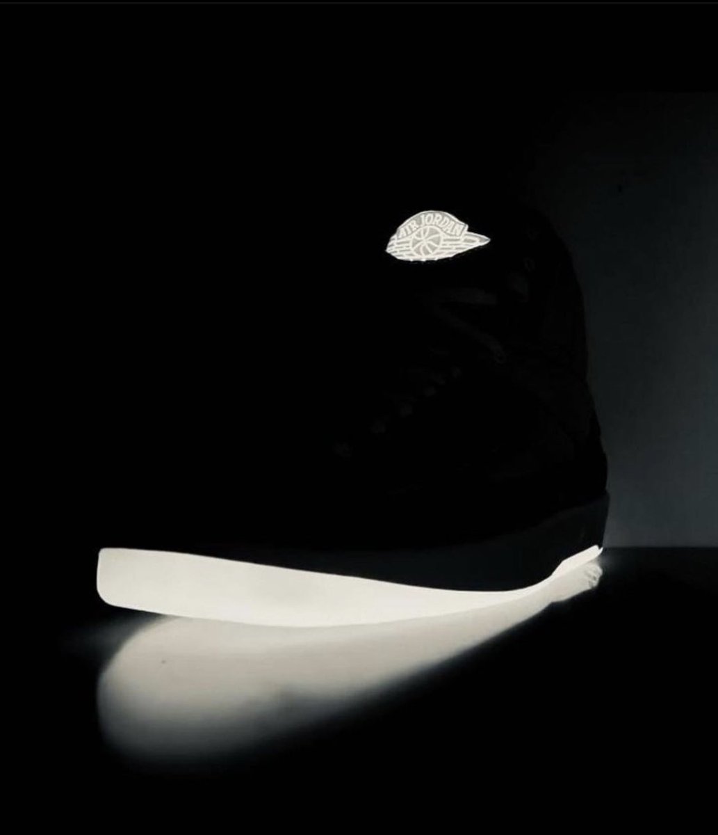 sneakerhuddle's tweet photo. FIRST LOOK ⚡️
J Balvin x Air Jordan 2 https://t.co/crizXUP7DW
