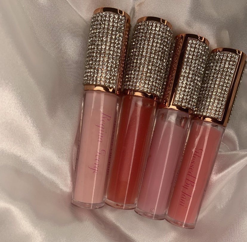 glossedbyjani's tweet photo. Girl Gang Sitting Pretty 💖💓💕💗

Cady Heron color is so pretty &amp; she is pineapple 🍍 scented! 💓✨ 

 KEEP CALM &amp; PURCHASE A GLOSS FROM OUR MEAN GIRLS COLLECTION💖

#getglossedbyjani #glossygirl #glossbusiness #lipglosspoppin #lipglossplug💄🔌 #beauty #lipglossgang https://t.co/iW2bpL6wsM