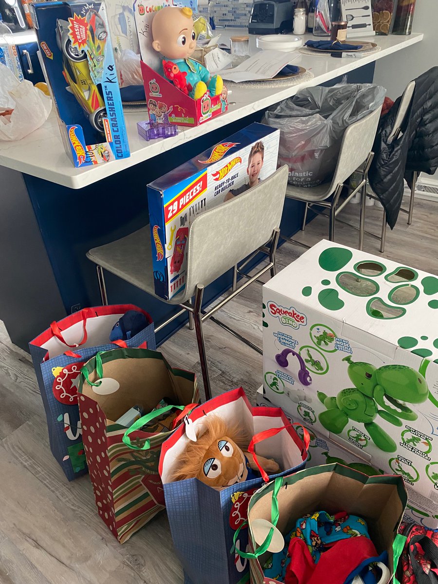Valencia4143's tweet photo. Grand babies holiday box is shipped https://t.co/aVr5aYogkC