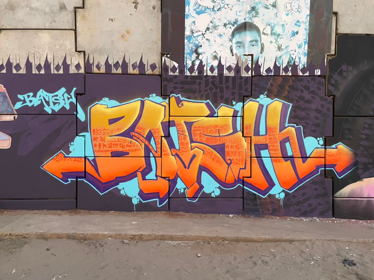RbscrewSn's tweet photo. Mur en hommage au frère Batsh réalisé aujourd'hui en présence de sa famille ...
#rbs_crew #senegal #kebetu #art #graffiti https://t.co/HmxgyCb7My