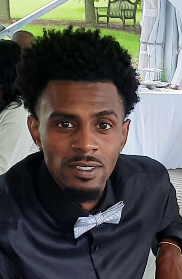 HamiltonPolice's tweet photo. Sheydon Storer is the City’s latest homicide victim. 

The 24-year-old was shot in his #HamOnt driveway last night. 

Police continue to encourage anyone with information to come forward to 905-546-4067. https://t.co/QTcCdmSoWO