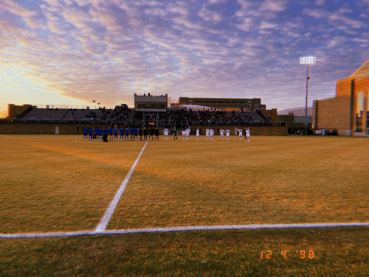 Chelsea973's tweet photo. Some ND pics for Twitter🤪 Being an intern really made me a fan huh🤩 Go Irish☘️ https://t.co/VZxIGtmsPA