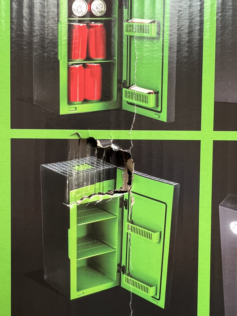 DisTrackers's tweet photo. Somebody fingered my Xbox mini fridge box. 😢 #NotMint https://t.co/e0BKtDEpRy
