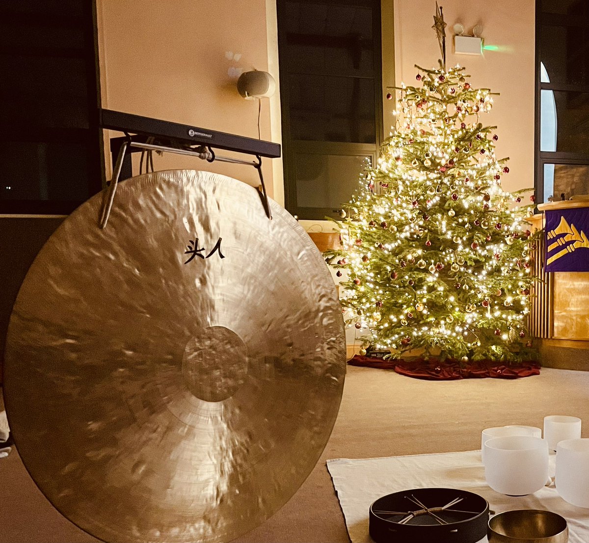 ⭐Needing a Last minute Christmas Present?⭐

I am offering Gift Vouchers, for 60 minute Group Sound Bath Sessions in Baildon.

All you have to do is email (mikeinnersound@gmail.com) for more details. Merry Crimbo! 🙏⭐️ #soundbath #gongbath #soundhealing #2022gift #lastminutegift