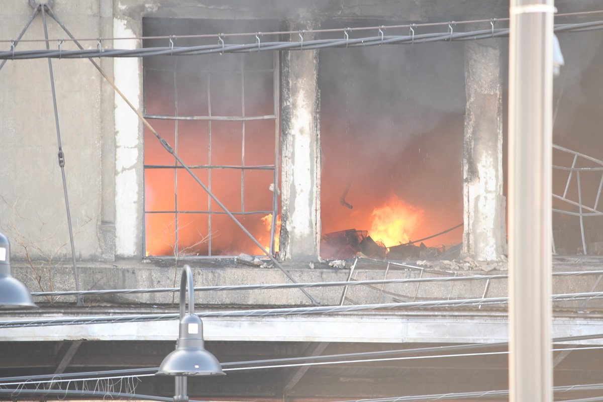 Blaze at 38 Jackson rekindles again Wednesday morning
bit.ly/3EyHDtv <a href="/CityofHoboken/">City of Hoboken</a> <a href="/NHRFR/">NHRFR</a> <a href="/IAFF1066/">Jersey City Fire</a>