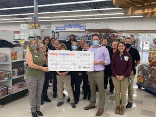 EWP is grateful for the #meijercommunity giving intiative this fall!  The employees of #HoltonRoadMeijer voted to give an amazing gift in support of our services. We thank everyone who voted to strengthen our staff and serve survivors! #ourcommunitycares. Thank you, @Meijer!