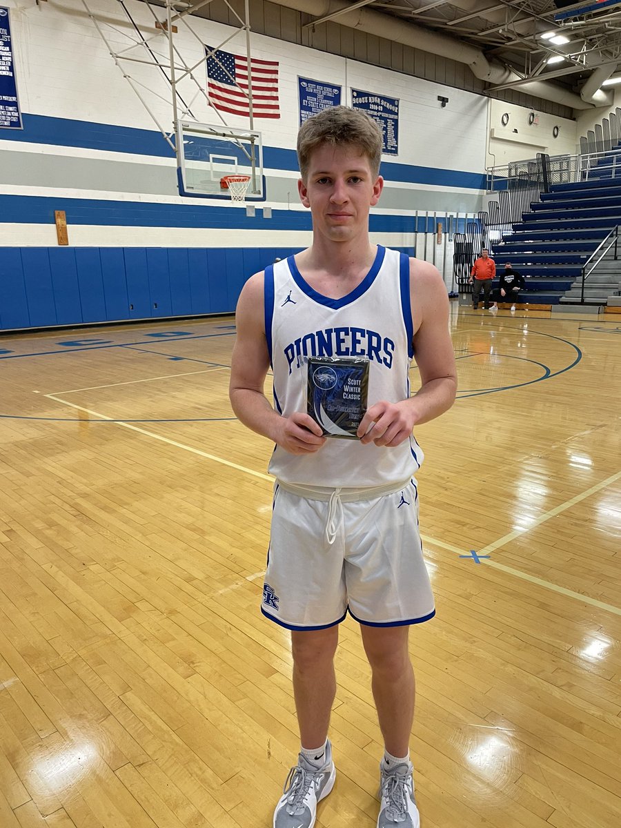 ScottWinterClas's tweet photo. Championship Game

@GreenwoodHoops 64
@SKPioneer_MBB 60

Final

Congratulations to Andrew Smith of @SKPioneer_MBB and @BraktonS of @GreenwoodHoops for their all tournament team selection.

@stinnett_cade tournament MVP and @GreenwoodHoops inaugural SWS champions. https://t.co/cPyMEGLU0a