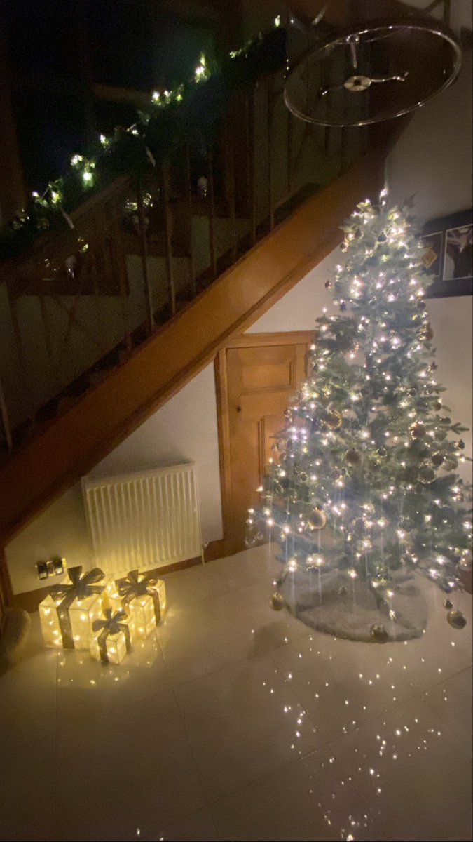 MissMcIntosh16's tweet photo. Laptop is off, to-do list is complete and Christmas PJ’s are on!! See you all in January @StrathEDU ! Merry Christmas and Happy New Year when it comes ❤️🎄☃️❄️ #StrathPGDE #studentteacher https://t.co/d9ly5VjqEC