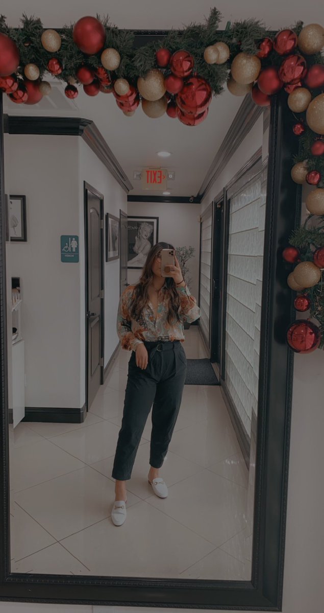 ivy_saephan's tweet photo. The face. The fit. https://t.co/oHfZISgbpJ