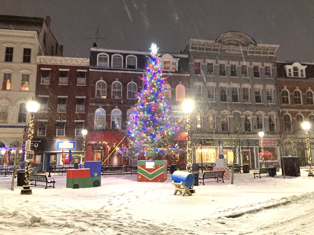 Bangor Christmas Parade 2022 Ben Sprague (@Bensprague) / Twitter