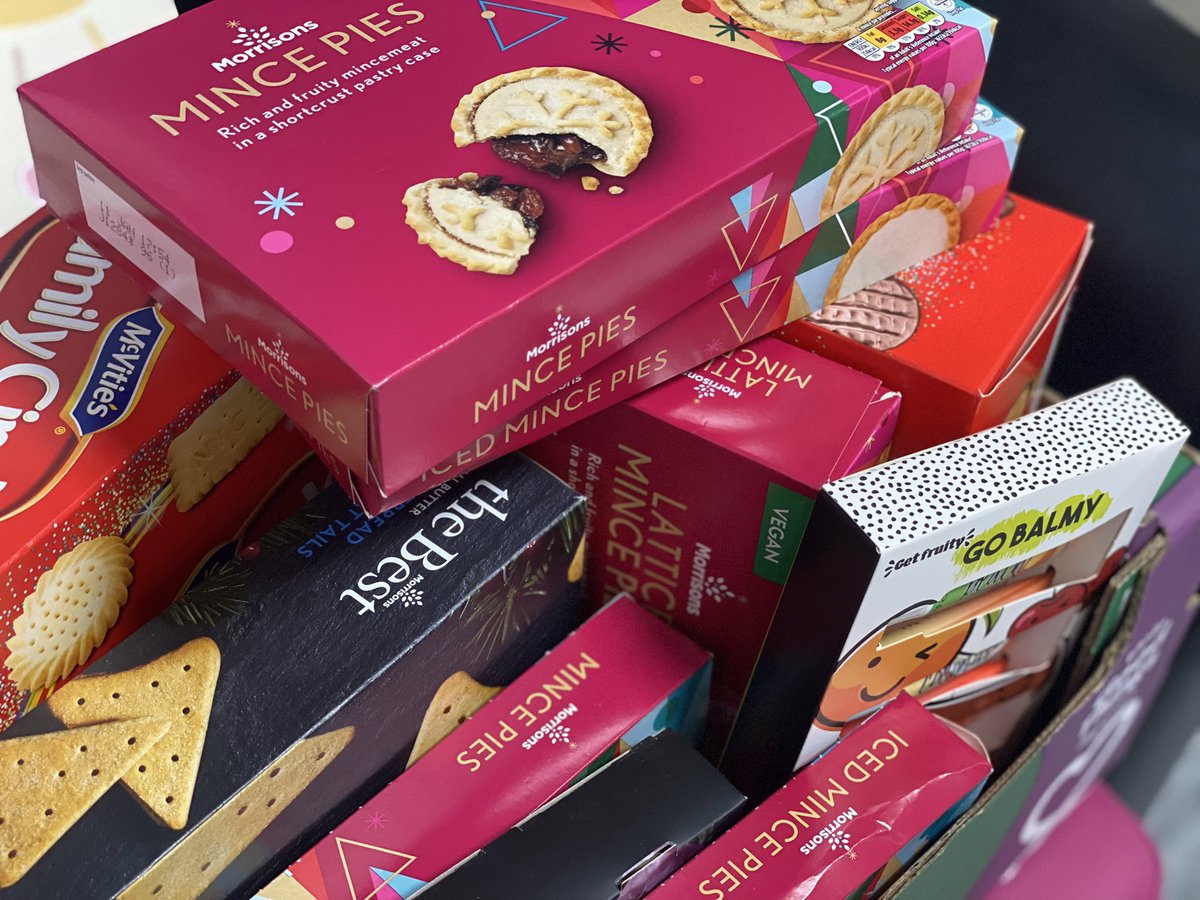 BIG thank you to steph at hinckley <a href="/Morrisons/">Morrisons</a> for donating some lovely treats to the ward! They were used well this afternoon alongside <a href="/ActivitiesUhl/">Meaningful Activities UHL</a> to do a christmassy posh tearound! 💜💜