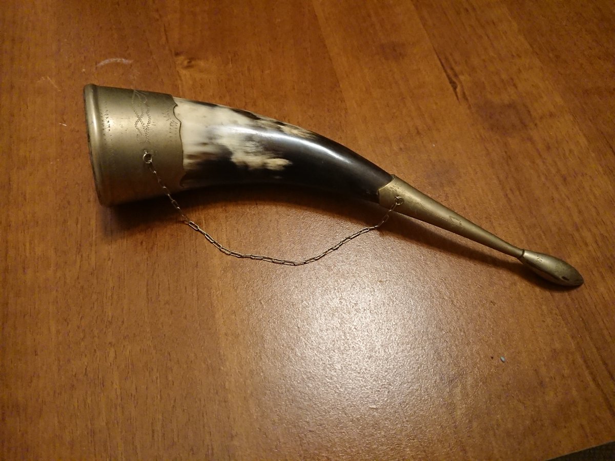 KIBROFOXtwitt's tweet photo. Excited to share the latest addition to my #etsy shop: Vintage cow horn. Soviet-era souvenir-wine cup. https://t.co/J6xo0p1lxQ 
#horn #cowhorn #vikinghorn #winebowl #decorativeelement #eastasia #ussr https://t.co/EfPzMJ90fp