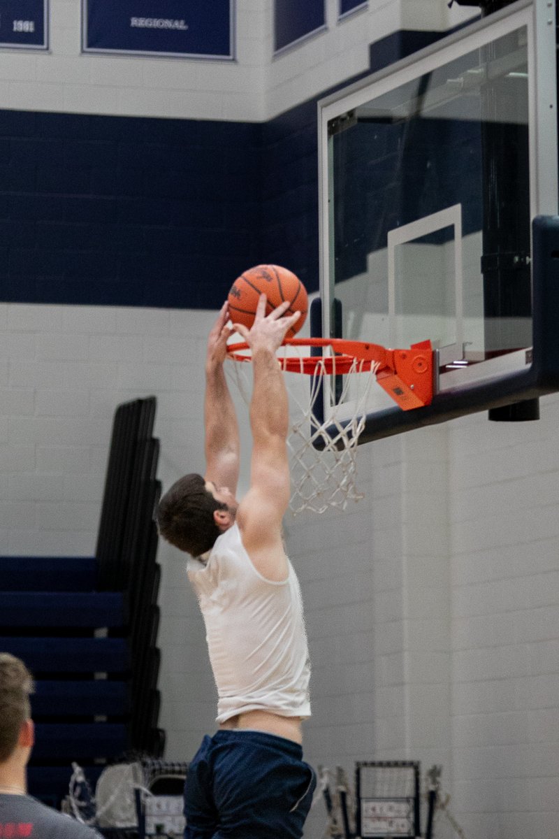_rodthomas's tweet photo. Today's Alumni Game Photos. 
@E_Schunk @Brady_Beedon @marco810polo @KyleNegin2 @villeboyshoops @lsmafield @HHoldburg 
#gassed #washedup #stillhasIT
https://t.co/tTZcLDoMnp https://t.co/myc5B0RUYc