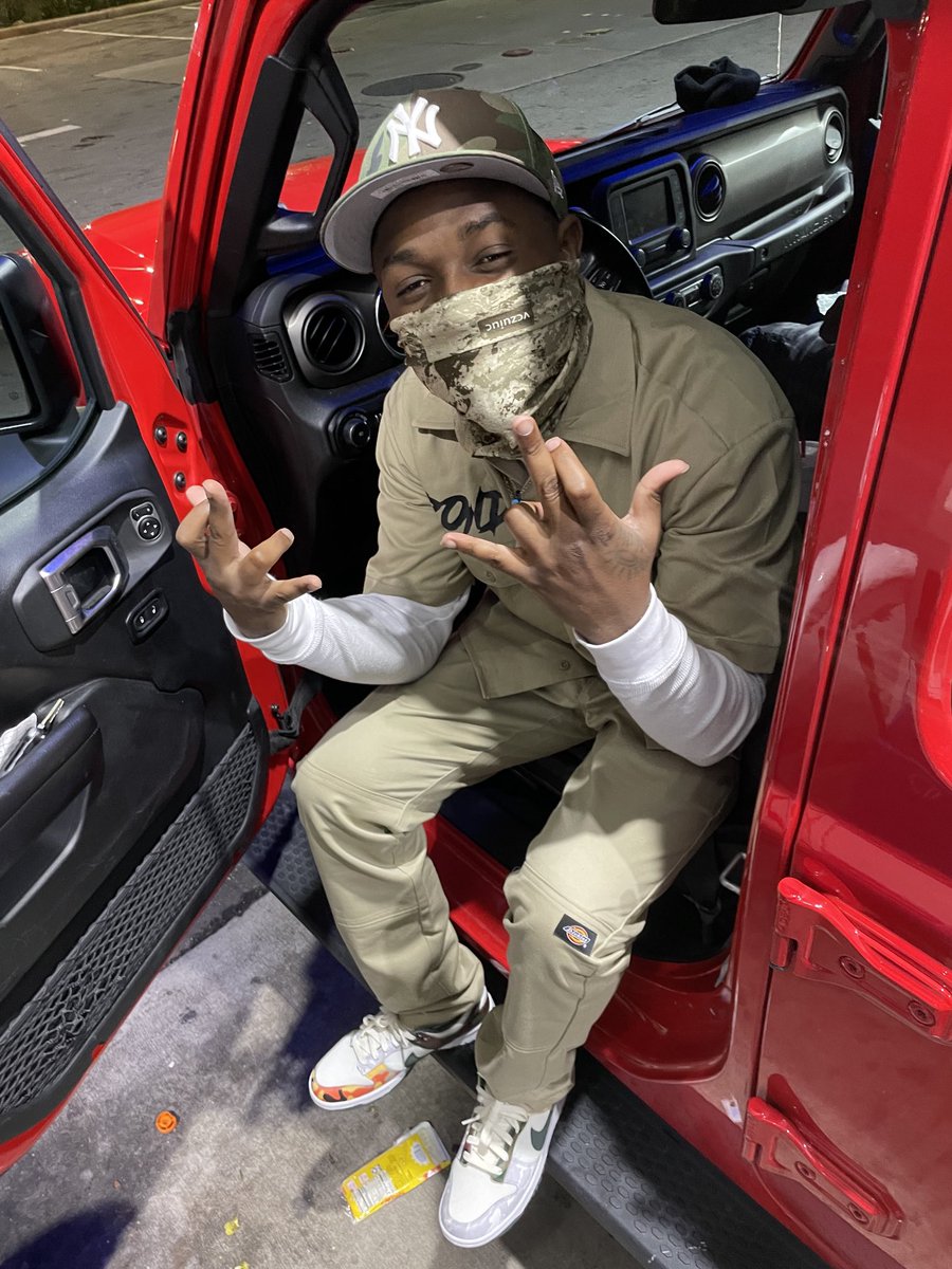 Hitemuphimself's tweet photo. They Play Gangsta Then Go Troll , I Play Calm Den Explode💥I’m Mad He Lived From Dt WalkUp Cuz Ik He Mite Go Fed On Me, Tell Dat Boi Be Quiet🤫🤫#AtlantaShow Lastnite Much Love, I’ll Be Bacc💙TAZ🌍 https://t.co/qciuhTX0zL