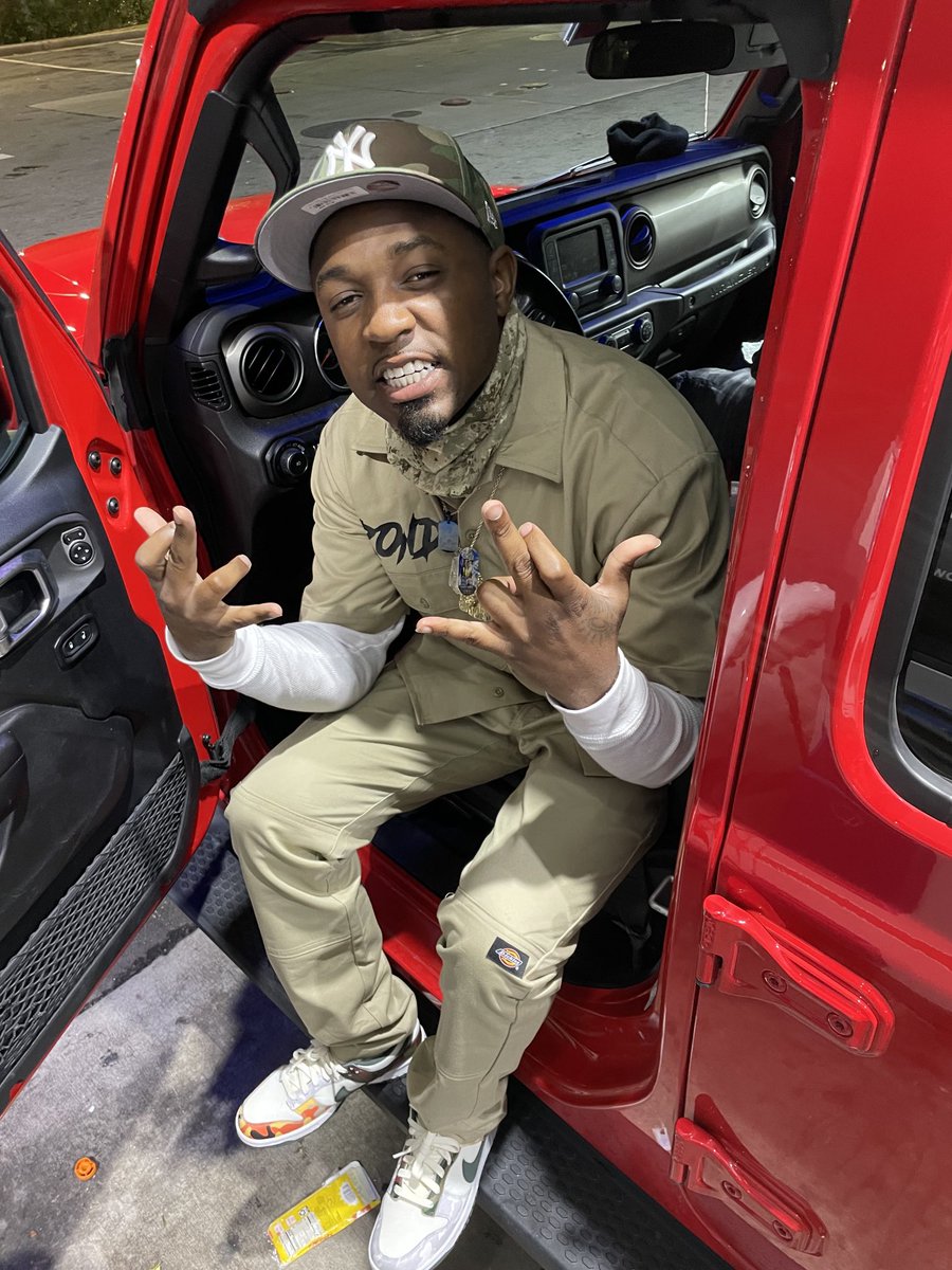Hitemuphimself's tweet photo. They Play Gangsta Then Go Troll , I Play Calm Den Explode💥I’m Mad He Lived From Dt WalkUp Cuz Ik He Mite Go Fed On Me, Tell Dat Boi Be Quiet🤫🤫#AtlantaShow Lastnite Much Love, I’ll Be Bacc💙TAZ🌍 https://t.co/qciuhTX0zL