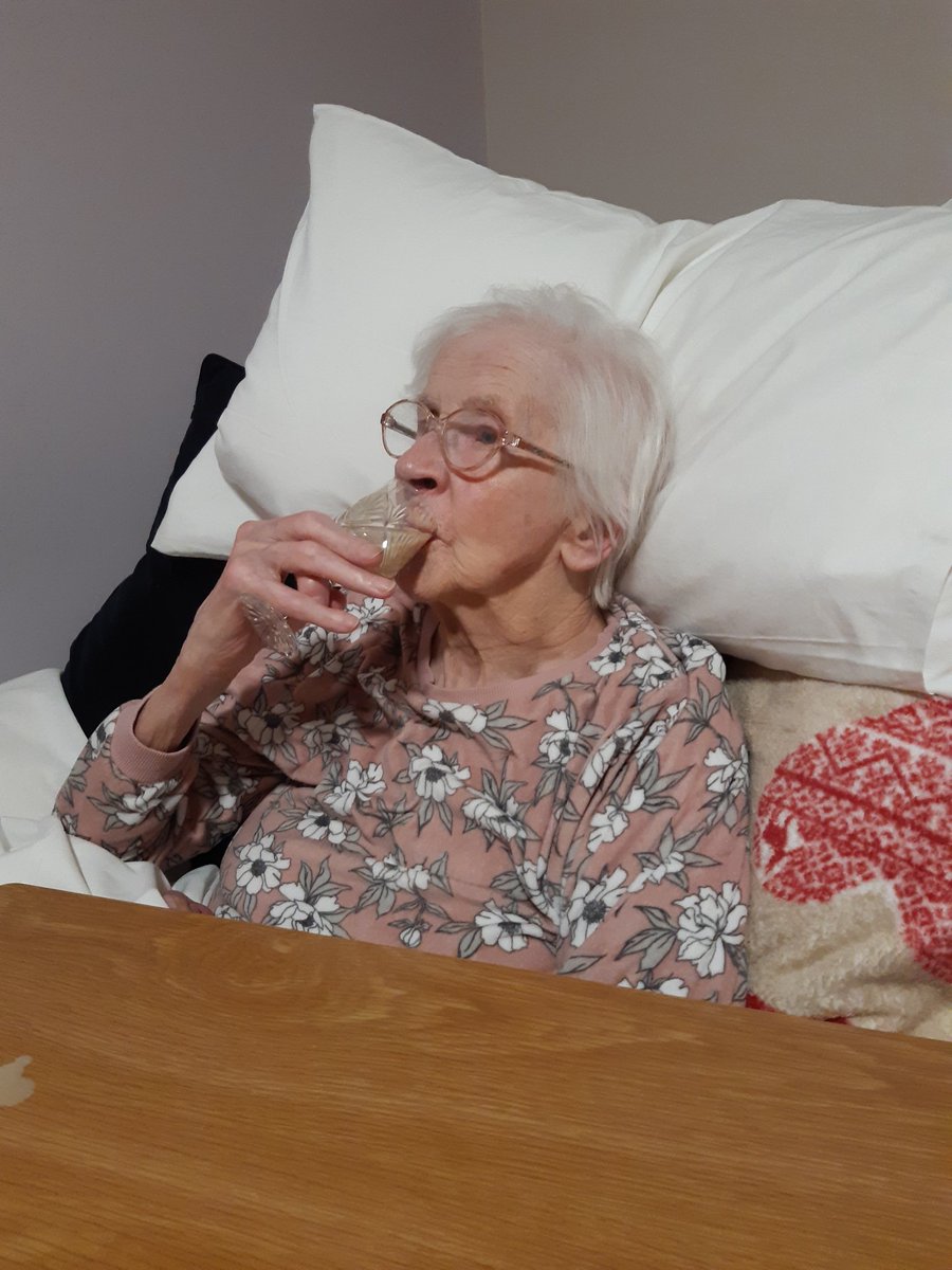 Aine O'Connell tweet media