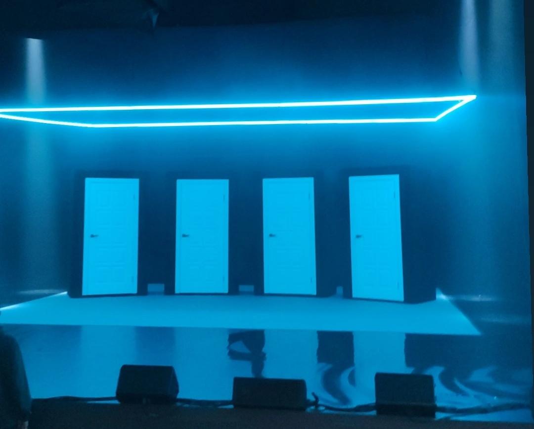 Два концерта историй прошли. Превзошли мои ожидания. Еду домой с пустой головой, довольная. Спасибо 💙