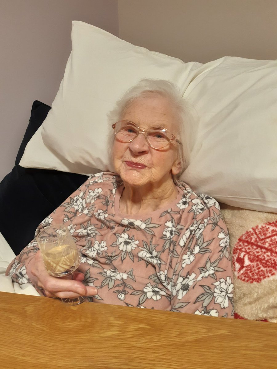 Aine O'Connell tweet media