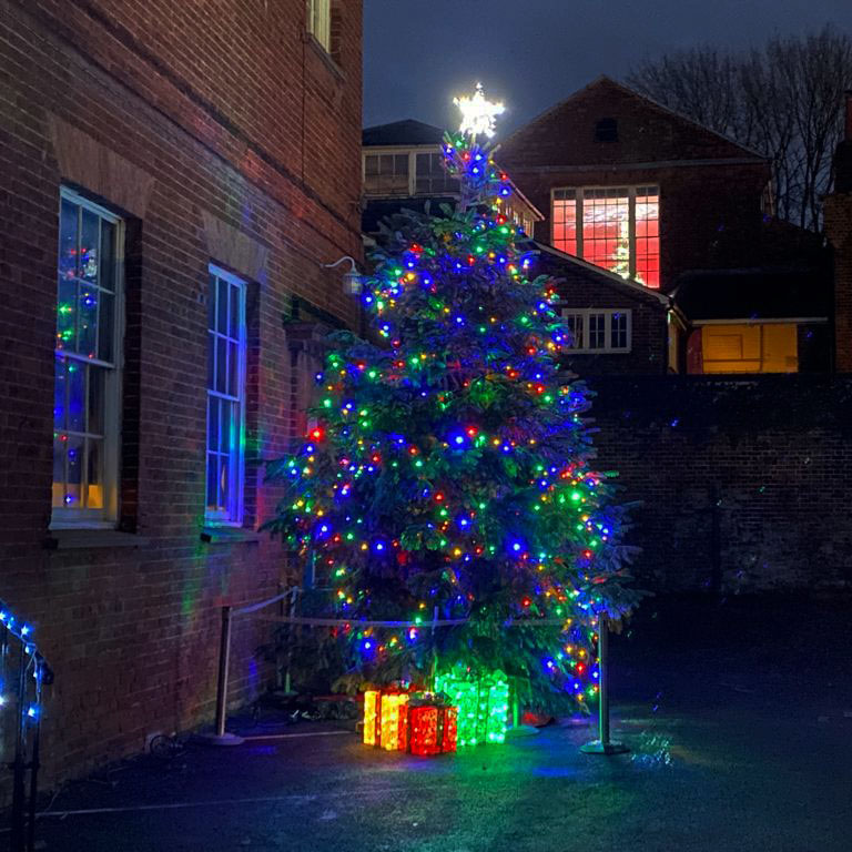 Are you ready for the festive fun for all the family?

Explore our sparkling Winter Wonderland!

Immerse your family in the tale of five Christmases, join us for Children's holiday activities and don’t miss Santa in his Grotto...tomorrow is the last day to meet him!