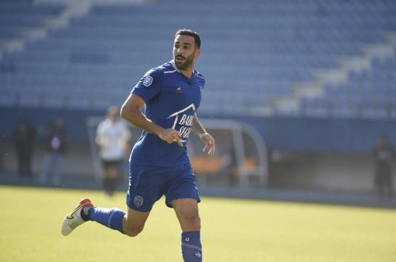 VibesFoot's tweet photo. Adil Rami a inscrit son premier but en Ligue 1 avec Troyes ! ⚽️ https://t.co/YE5cchSvOJ