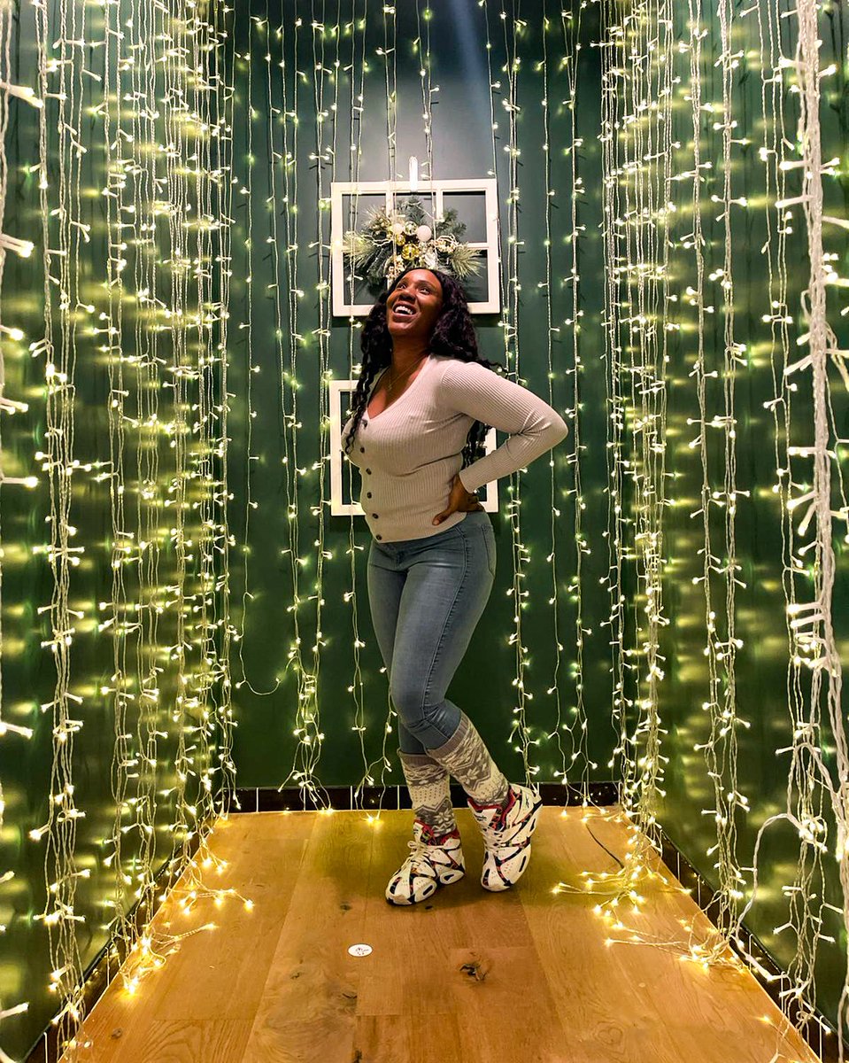 AKAHB1C's tweet photo. Guys check out #RuntheworldSummit which is a holiday market that supports female founded businesses right in #Squareonemall & of course it comes with photos opportunities ๐ #HappyHolidays https://t.co/ATpyEHK6Ng
