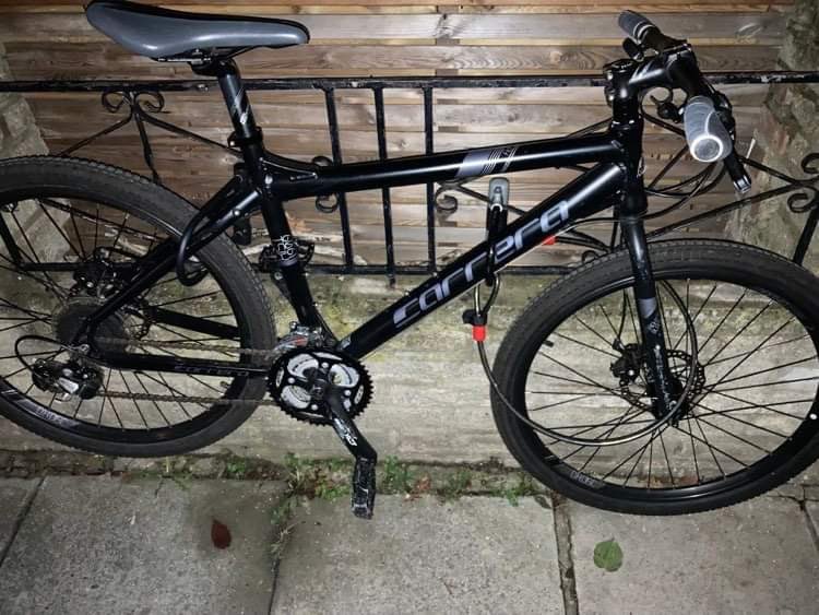 bboyd97's tweet photo. @StolenRide my bike was stolen from Maida Vale W9 2HQ at 9pm on 22/12/21. Bike had two D locks and a wire attaching frame and wheels to a railing. The railing was ripped off the wall and stolen with the bike.
Description: 
Black Carrera Subway 1 Tsix 6061
Frame Number: AJ30050890 https://t.co/ejGaC7r2rA