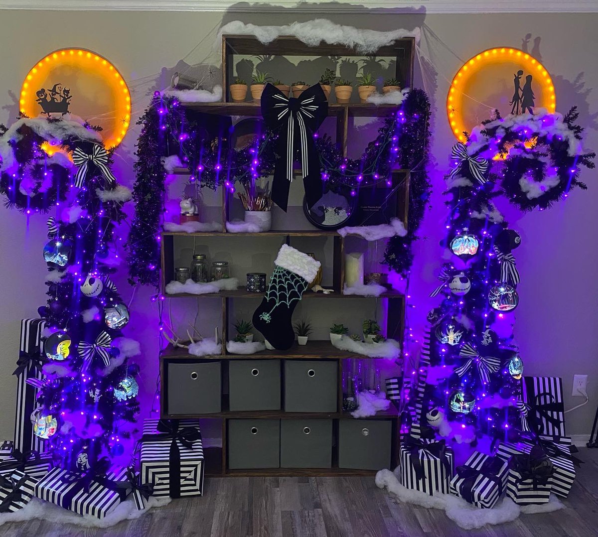 MeganC_Design's tweet photo. This year I did a personal project and made myself some Nightmare Before Christmas Christmas trees! I love how spooky they turned! 
#disney #nightmarebeforechristmas #christmas #christmastrees #christmasdecor #spooky #halloween #blackchristmas #blackchristmastree #spookyseason https://t.co/bRnbM7K0cT