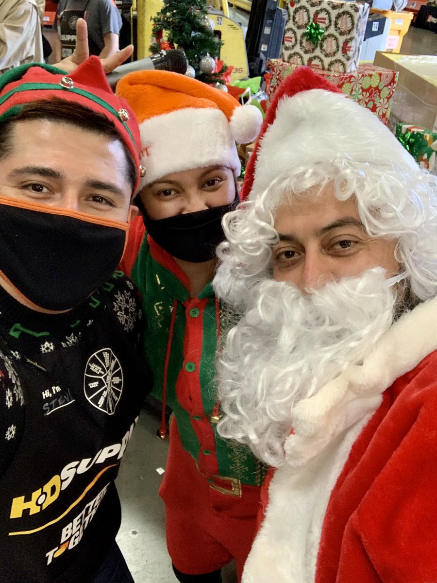 Steven_Z_HR's tweet photo. Santa came to our THD Pro San Bernardino RRC today and brought with him his hype MC Elf along with some amazing holiday gifts! Such an awesome time with the team! 🎄🎅🏻⛄️ #THDPro #TheHomeDepot #HomeDepotPro #BetterTogether #myTHDhr #ONEHomeDepot #HomeDepot https://t.co/9eX5WtggEM