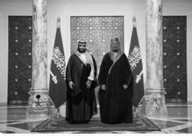 فــ الشكل والطبايع
لاشفت وجهه قلت هذا (معزي)