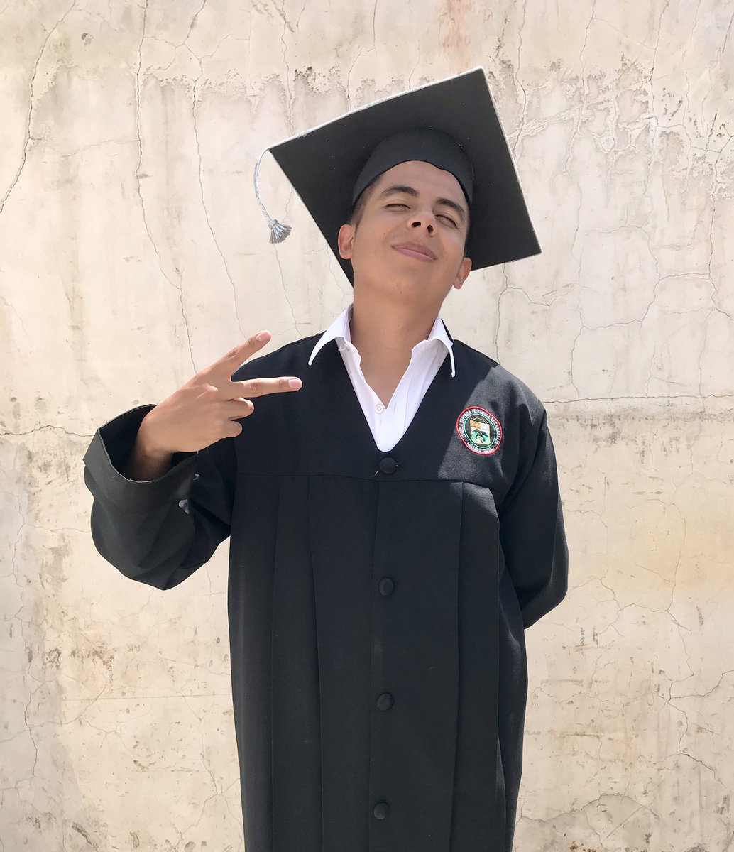 rony_reinoso7's tweet photo. Sabes, yo también tengo algo de científico 👨🏽‍🔬 
Oficialmente, Ingeniero en Biotecnología Ambiental 💚 https://t.co/x2EJleDp9r