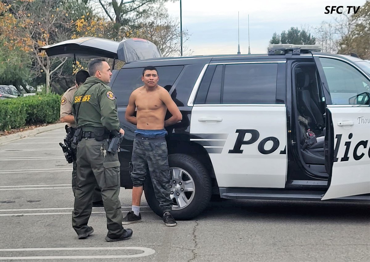 Suns not out, but guns out, 12.22.21 at 1:04pm near Thousand Oaks Mall. Call came out for man w/ gun. Deputies found him near Olive Garden & took into custody at gunpoint. Gun hanging from his neck was pellet gun w/ no orange tip. Arrested on brandishing replica firearm charge.