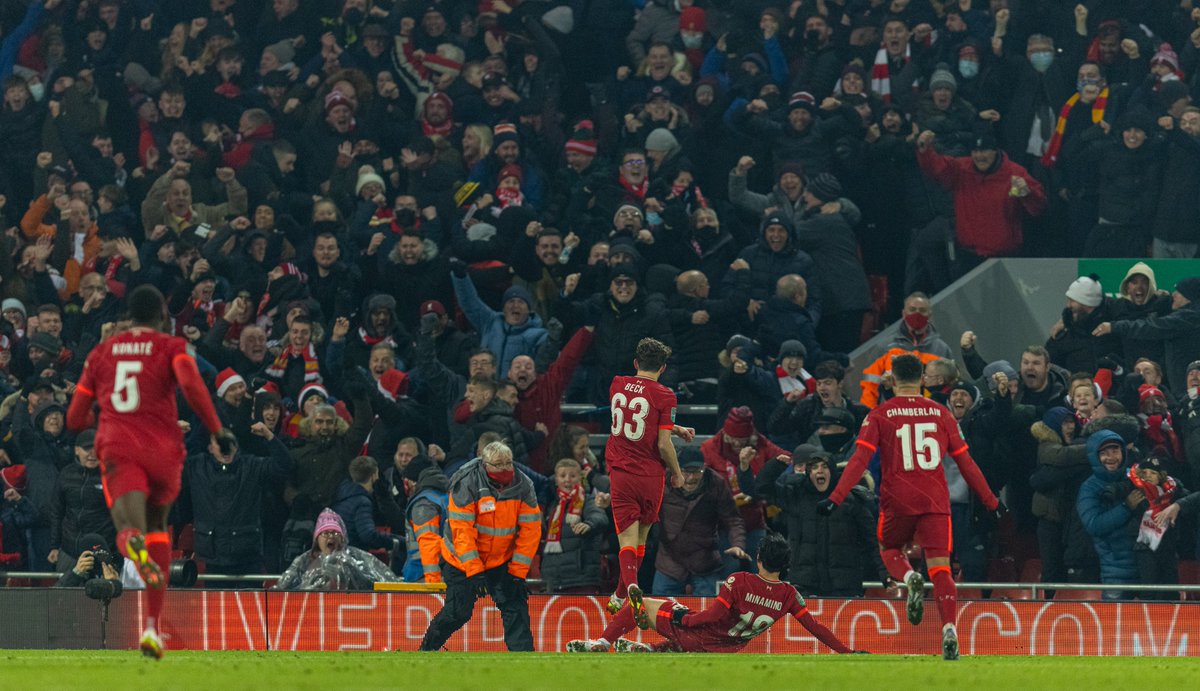 LFC's tweet photo. What an unbelievable Anfield atmosphere tonight 🔥

𝐒𝐭𝐨𝐩𝐩𝐚𝐠𝐞 𝐭𝐢𝐦𝐞 𝐒𝐂𝐄𝐍𝐄𝐒. https://t.co/DrXBIJDm4w