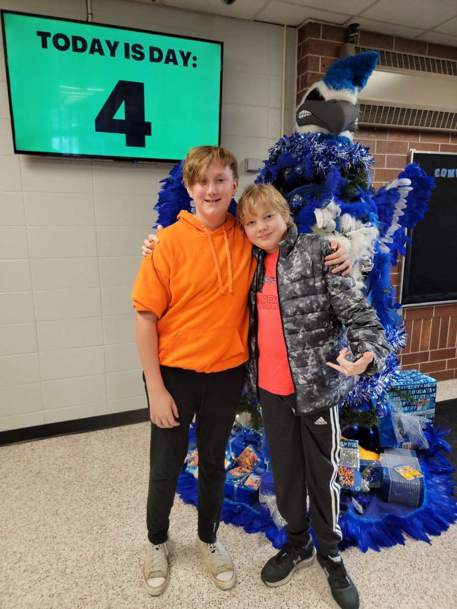 BF_Intermediate's tweet photo. Today we were honored to show support for one of our own. #BFMS https://t.co/cJrb667eZU