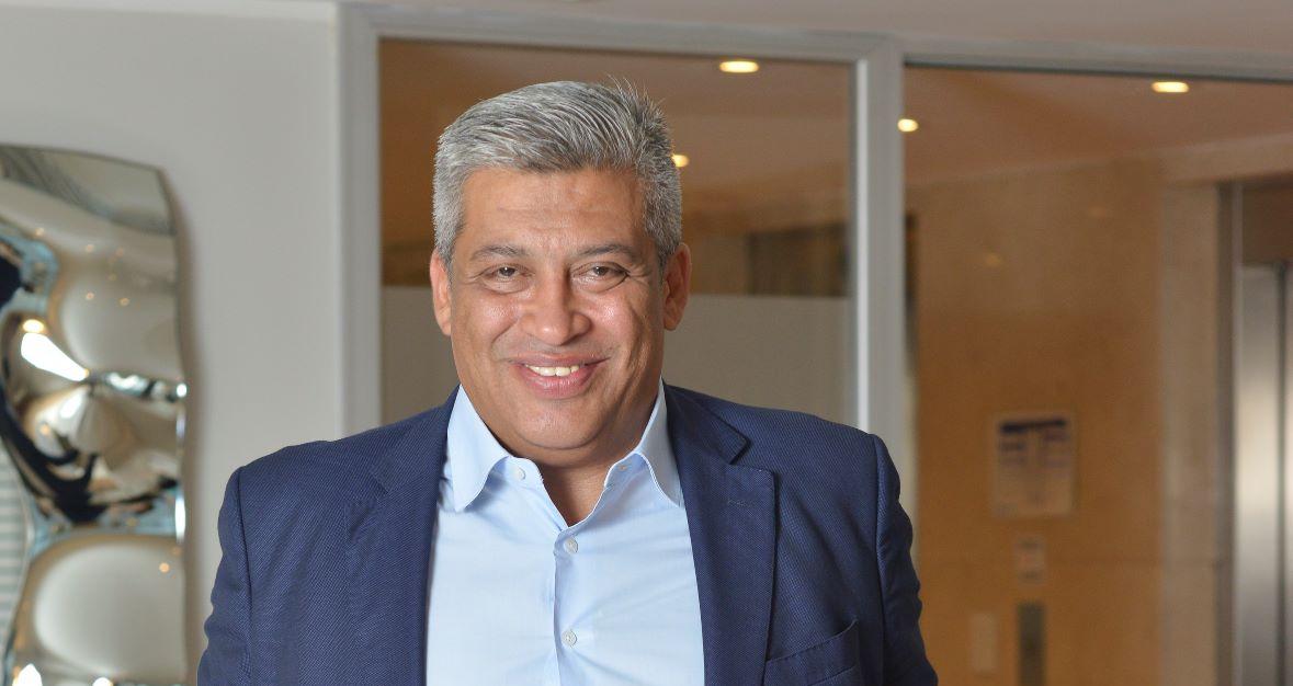 Fundió y dejó a Garbarino intimado por el Ministerio de Trabajo, con 4 mil familias en la calle sin comer hace meses ni ver un solo peso. Él es Carlos Rosales. Y sí, hasta hoy, fue tesorero de #SanLorenzo...