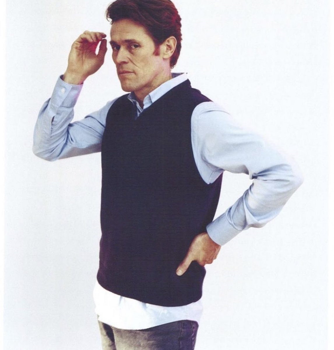 fmasistahood's tweet photo. Is this Harry styles or willem dafoe… the world will never know… https://t.co/Zy884JrI5e