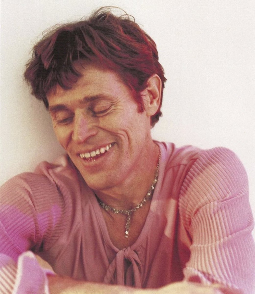 fmasistahood's tweet photo. Is this Harry styles or willem dafoe… the world will never know… https://t.co/Zy884JrI5e