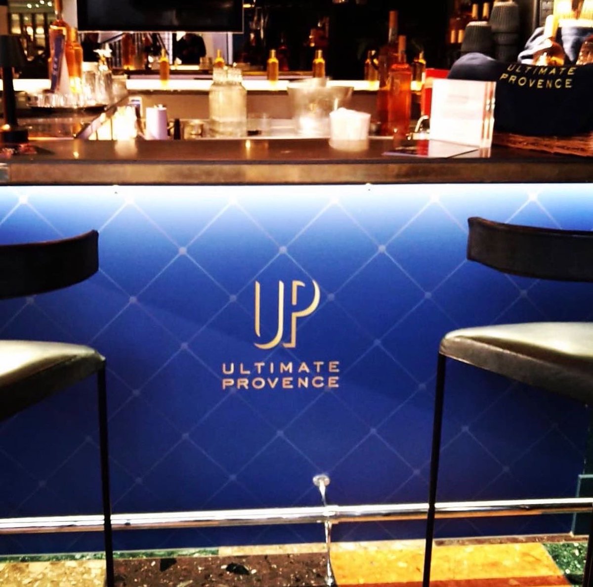 It’s a wrap, our last install project of the year!
Vinyl graphics - designed, produced and installed for Ultimate Provence at Knightsbridge’s Harvey Nichols #vinylwrapping #vinylwrap #xreative #print #printing #install #graphicinstallation