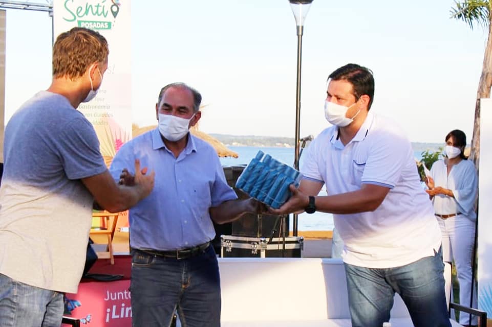 RenMaxRomero's tweet photo. En el Balneario Costa Sur, con el equipo de @posadasdeportes participamos del lanzamiento de "Posadas Linda en Verano 2022". Dicho programa ofrece múltiples actividades gratuitas y al aire libre en diferentes puntos de la ciudad.
#PosadasLindadeNuevo 
#PosadasDeportiva https://t.co/sZVvkq0hjA