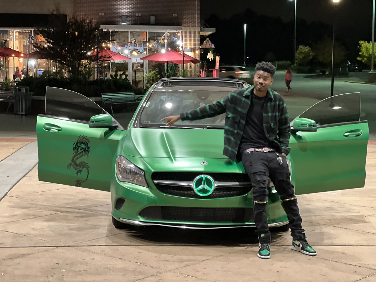 Jetpackkjackson's tweet image. This could be promo for your clothing line. 📈