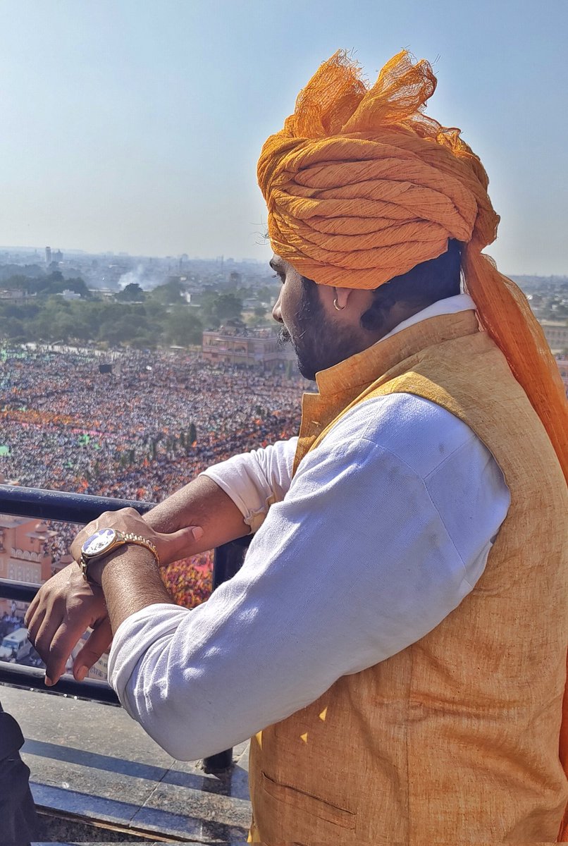 ypsingh302's tweet photo. भव्य क्षत्रिय समारोह #हीरक_जयंती_समारोह #क्षत्रिय_युवक_संघ #राजपूत #राजन्य 

केसरिया शक्ति 🚩
@IAmSatveerBanna @RajputaniNikita @dryadusingh @shri_kys @_singh_shraddha https://t.co/rQazJV8mDm