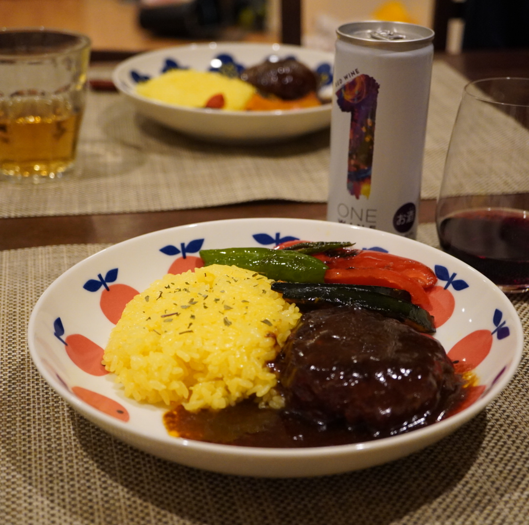 onewineofficial's tweet photo. /
ONE WINEチームメンバーの #onewithme
(1)煮込みハンバーグ×メルロ
\
じっくり煮込んたハンバーグで心もお腹もいっぱいに😌💭
デミグラスソースの濃いめの味付けに、メルロの凝縮した果実味とやさしい渋味がぴったりでした◎ https://t.co/LWbogSta1i