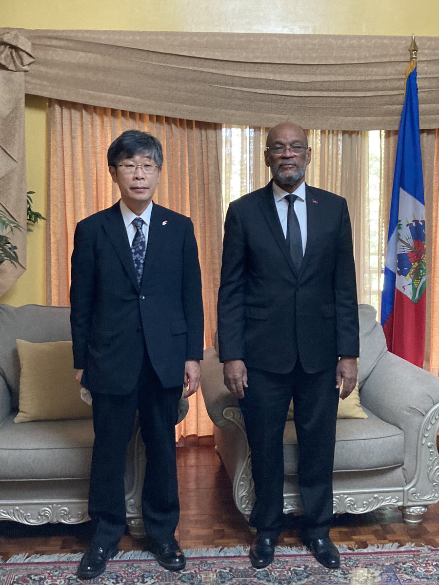 Aujourd’hui, l’Ambassadeur KUBO a effectué une visite de courtoisie auprès de Son Excellence <a href="/DrArielHenry/">Dr Ariel Henry</a>.

Ils ont convenu de renforcer encore les bonnes relations bilatérales entre 🇯🇵 et 🇭🇹.