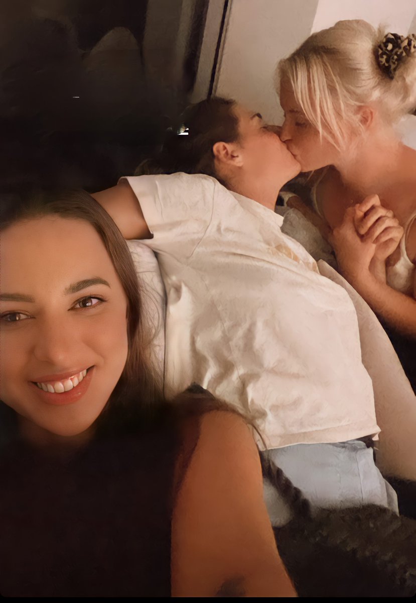 BB_JLD's tweet photo. THROUPLE😊
#Jamieleedayz
#JLHM
#BacheloretteAU https://t.co/auK9wBsym9