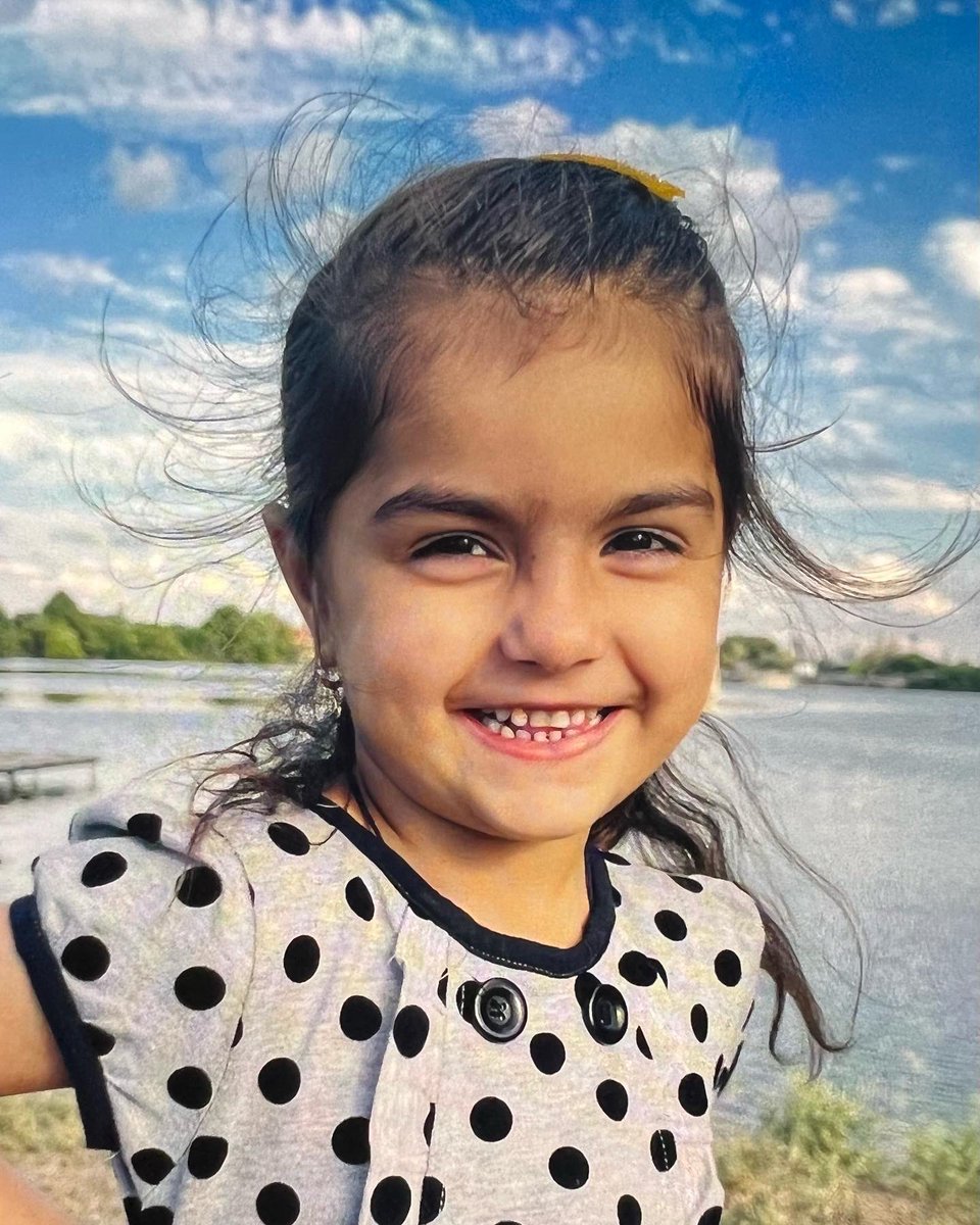 🚨PLEASE SHARE🚨 Officers continue their search for missing 3-year-old Lina Sadar Khil. She went missing from a San Antonio playground. Lina weighs 55 lbs, brown eyes and hair. bit.ly/3H9FhCG

Call the Missing Person's Unit with any information: 210-207-7660